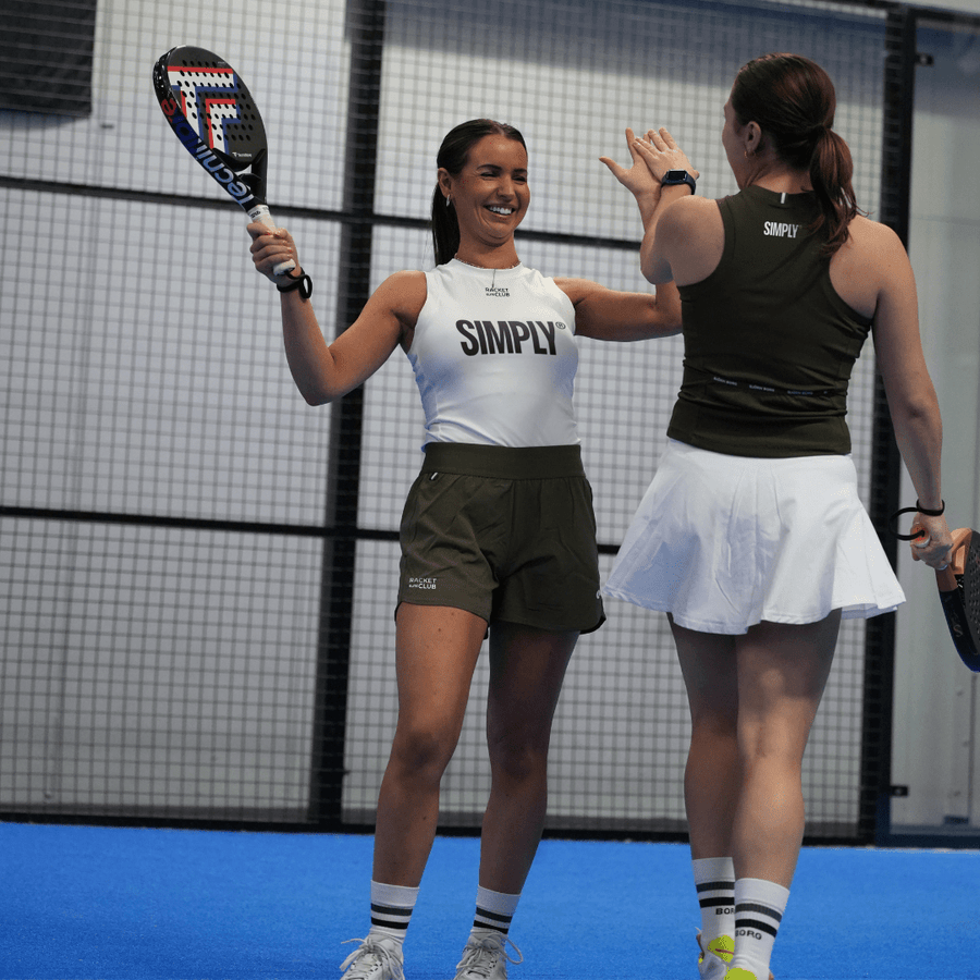 Padel for nybegyndere i København | Med coach Julia Wiese - Events - Simply®